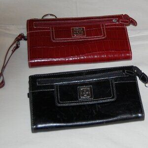2 Giani Bernini Wallets  1- Burgundy W/Wrsitlet 1 Black W/O Wristlet